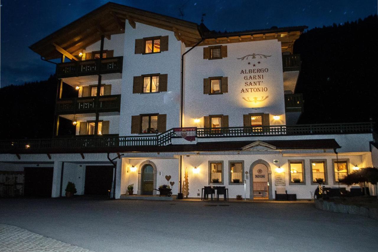 Hotel Garni Sant'Antonio Con Spa Мадона ди Кампильо Екстериор снимка
