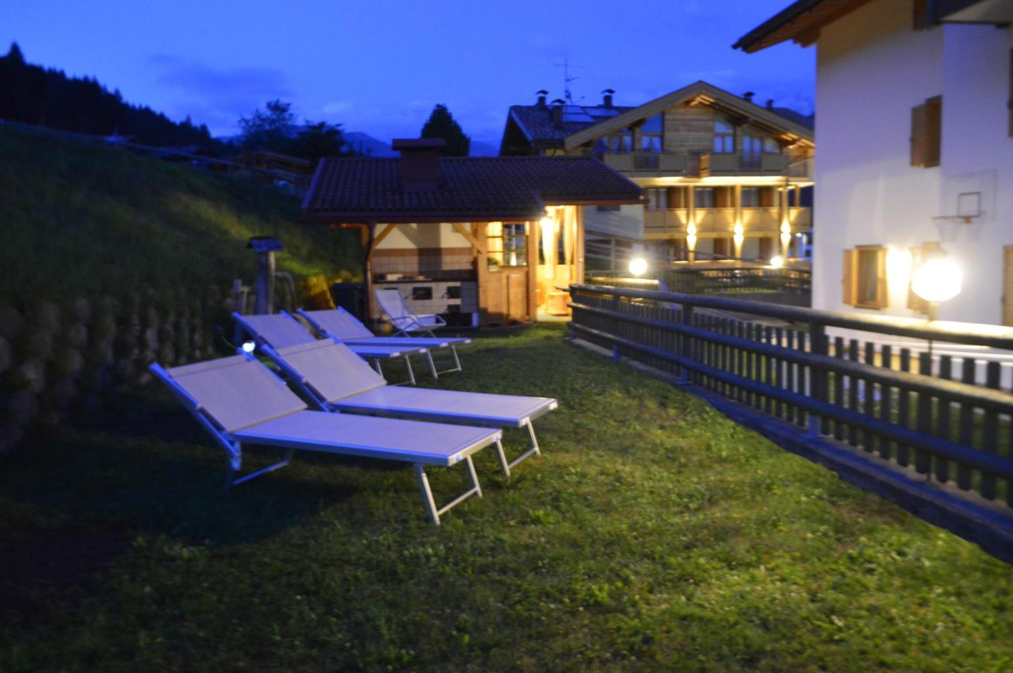 Hotel Garni Sant'Antonio Con Spa Мадона ди Кампильо Екстериор снимка