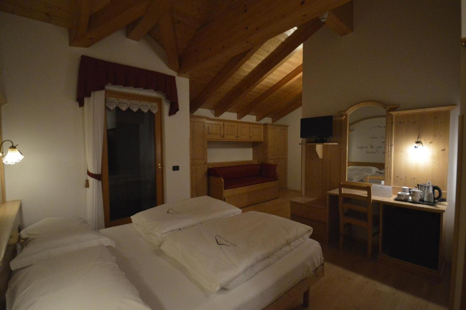 Hotel Garni Sant'Antonio Con Spa Мадона ди Кампильо Екстериор снимка