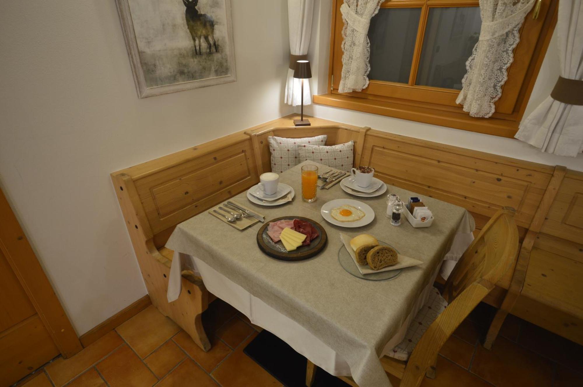 Hotel Garni Sant'Antonio Con Spa Мадона ди Кампильо Екстериор снимка