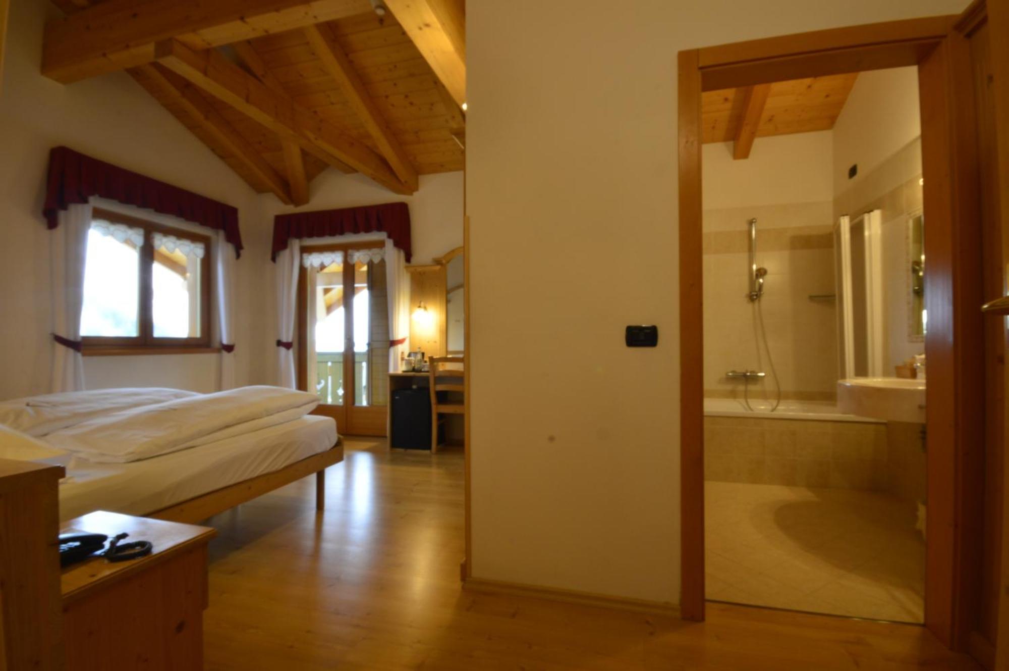 Hotel Garni Sant'Antonio Con Spa Мадона ди Кампильо Екстериор снимка