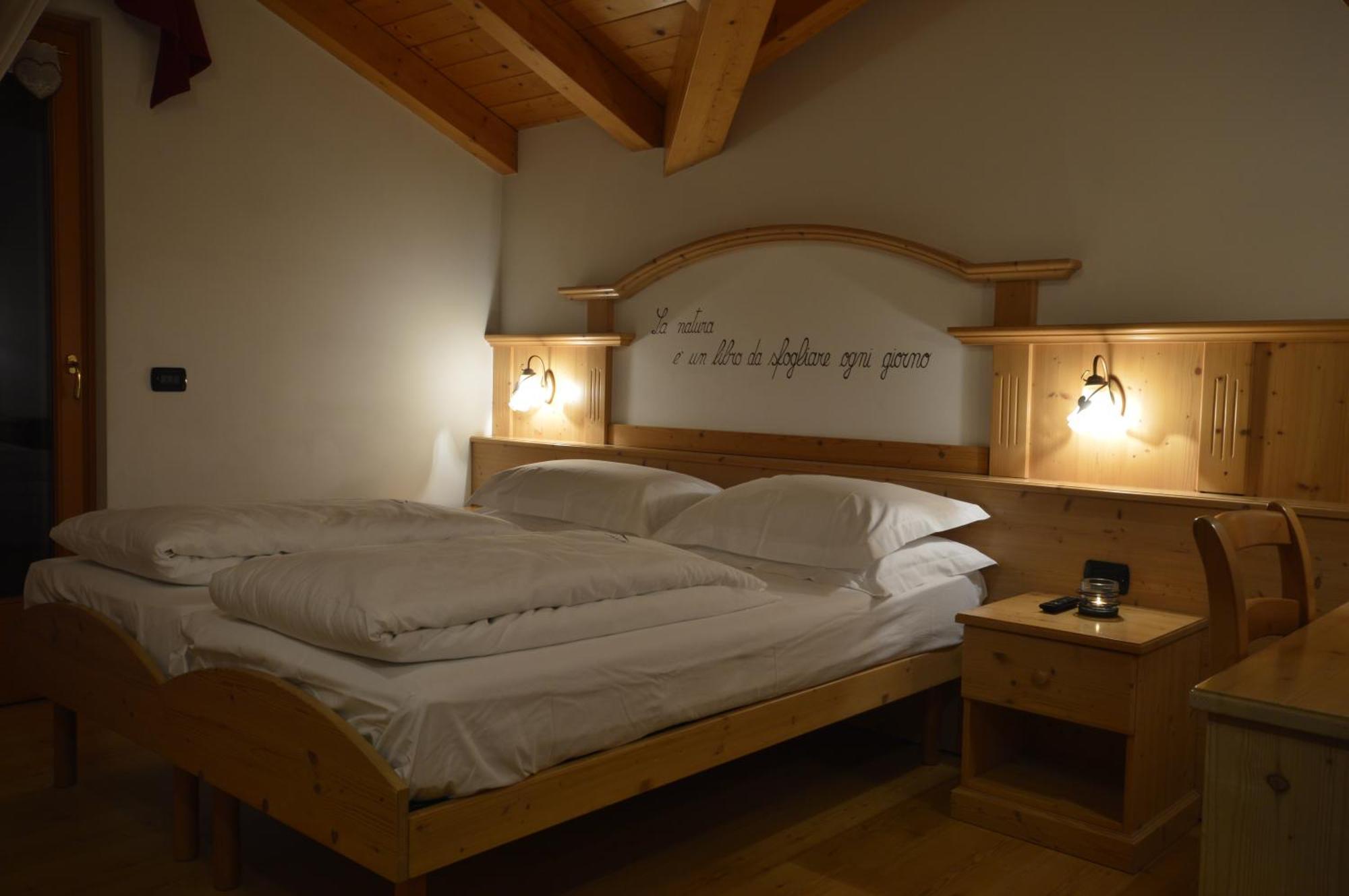 Hotel Garni Sant'Antonio Con Spa Мадона ди Кампильо Екстериор снимка