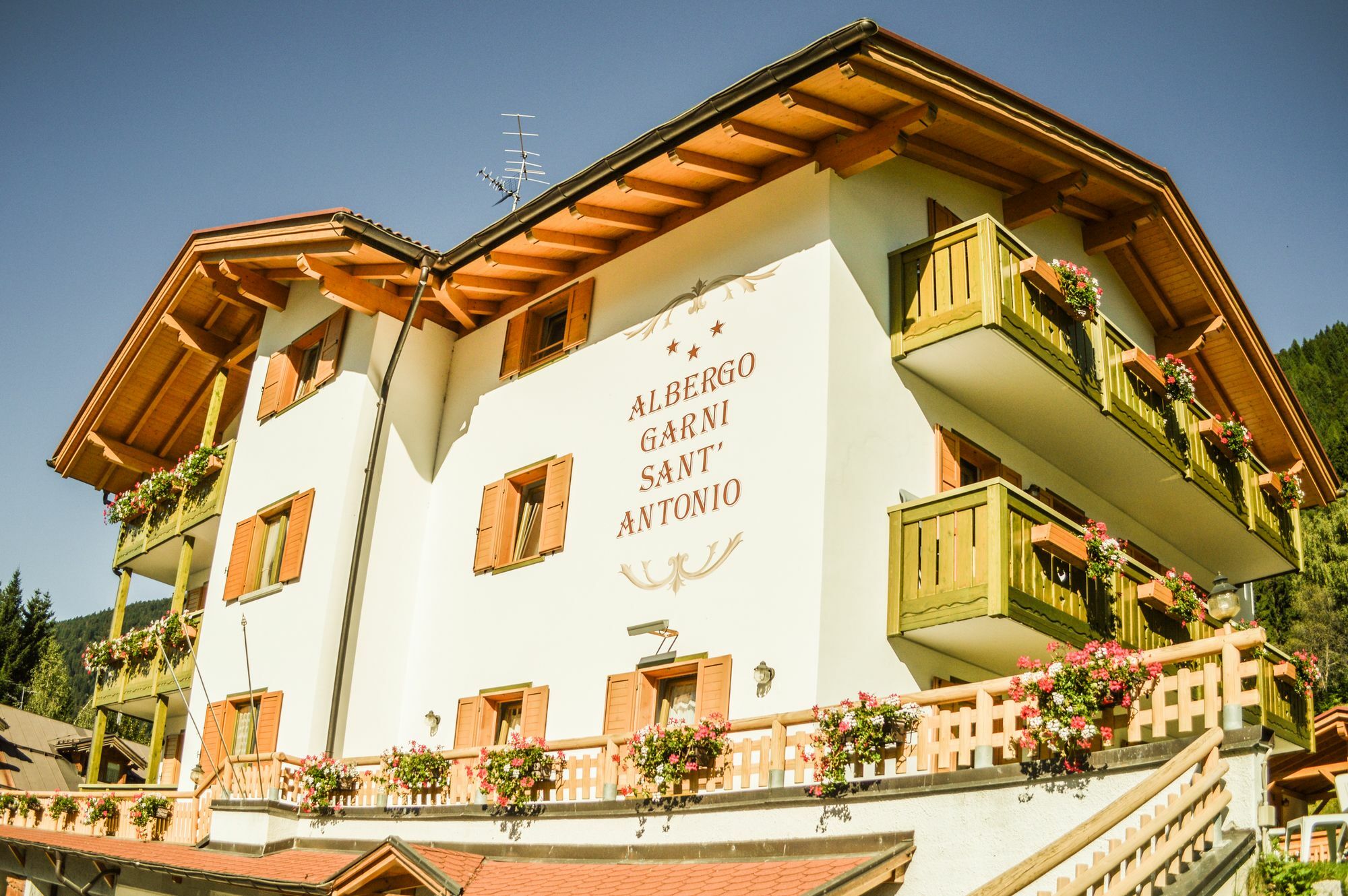 Hotel Garni Sant'Antonio Con Spa Мадона ди Кампильо Екстериор снимка